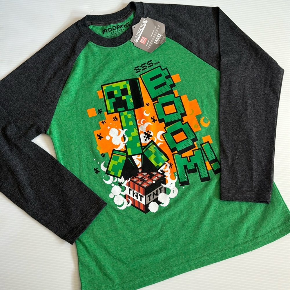 Minecraft green & gray long sleeve t-shirt. Boys size Medium